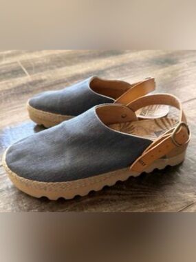 Reef Women's Cushion Sage Clogs  GrayTwill/Canvas Upper Woven Hemp Trim Size 8
